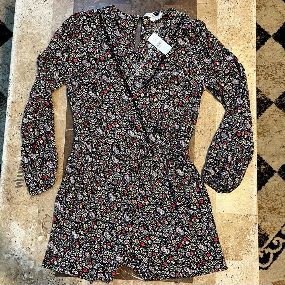 Women’s SZ S LOFT BLACK Long-Sleeved FLORAL V-NECK SHORTS ROMPER BNWT